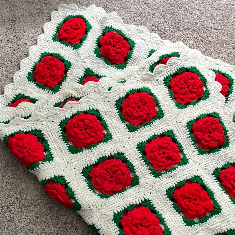 Vintage 3D Rose Crochet Blanket